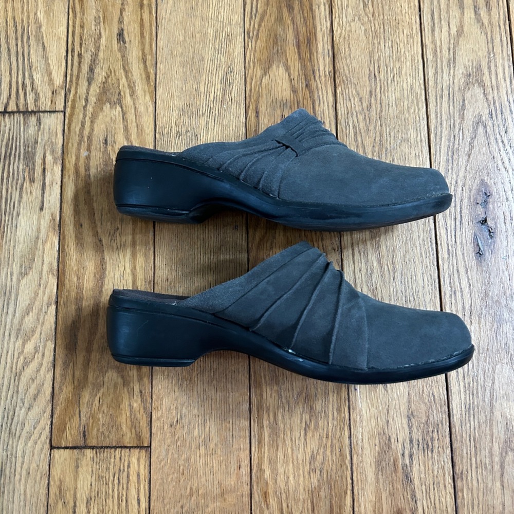 Croft & Barrow Charity Grey Suede Mules Pleated Slip On Clogs Womens 10